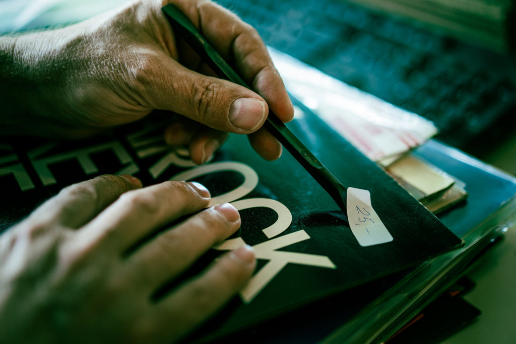 Stickers veilig verwijderen van LP-hoezen