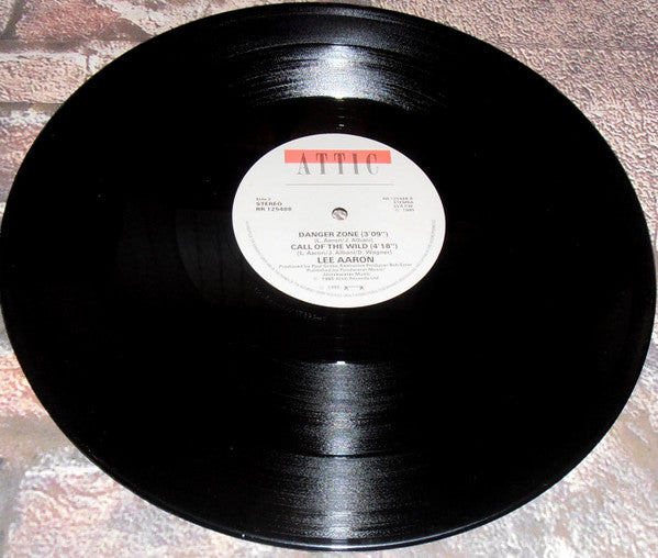 Lee Aaron : Barely Holdin' On (12")