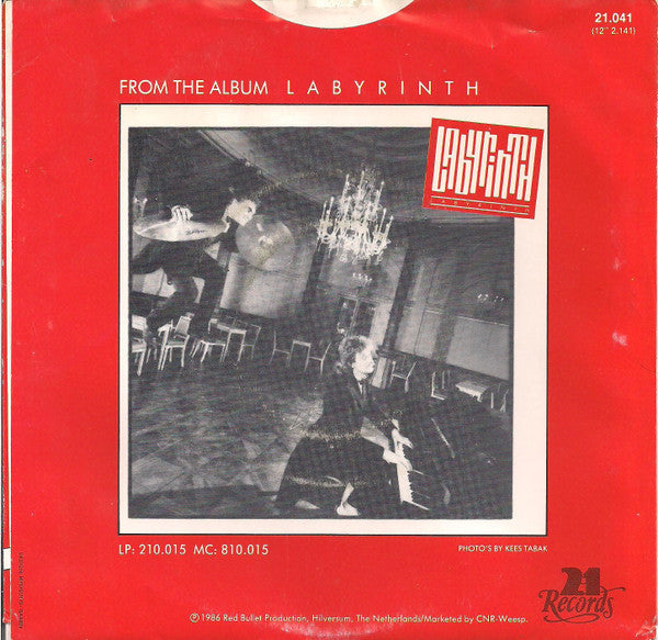 Labyrinth (4) : Help Me Out (7", Single)