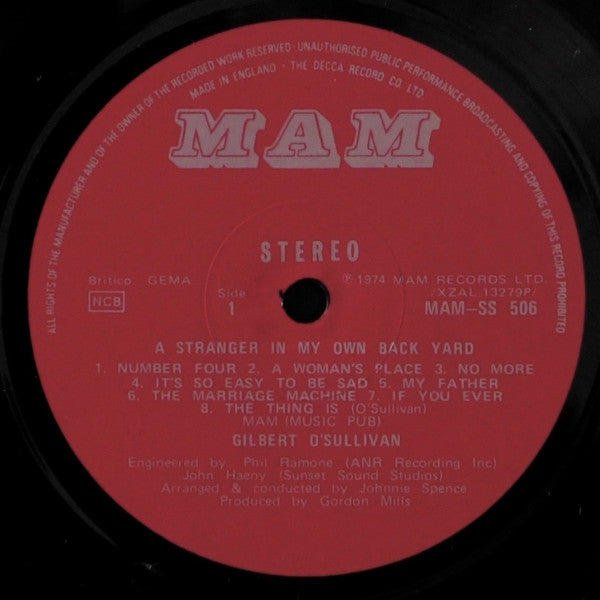 Gilbert O'Sullivan : A Stranger In My Own Back Yard (LP, Album, Gim)