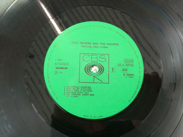 Paul Revere & The Raiders Featuring Mark Lindsay : Paul Revere And The Raiders Featuring Mark Lindsay (LP, Comp)