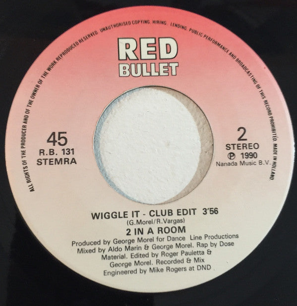 2 In A Room : Wiggle It (7", Single)