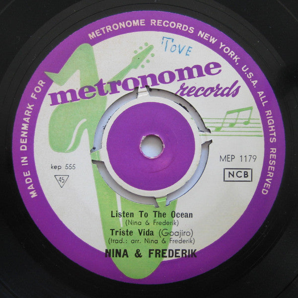 Nina & Frederik : Me Pet Parakeet / Bury Me Where She Passes By / Listen To The Ocean / Triste Vida (Goajiro) (7", EP, Mono, 4-p)