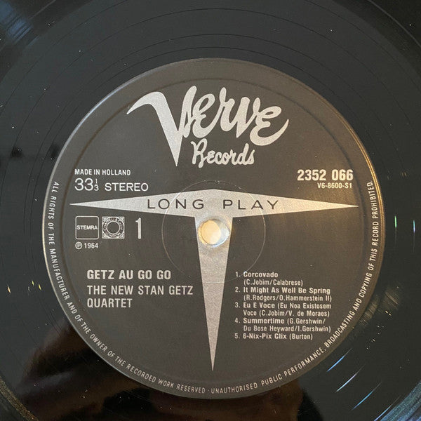The New Stan Getz Quartet Featuring Astrud Gilberto : Getz Au Go Go (LP, Album, RP, Liv)