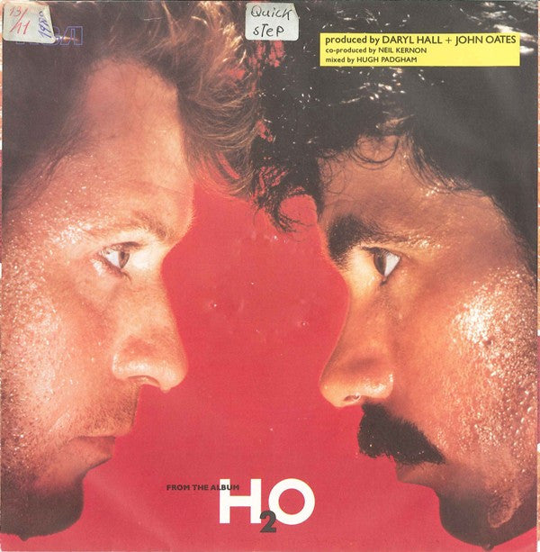 Daryl Hall & John Oates : Maneater b/w Delayed Reaction (7", Single)