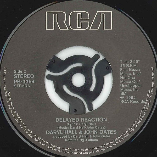 Daryl Hall & John Oates : Maneater b/w Delayed Reaction (7", Single)