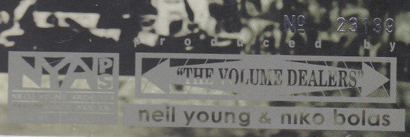 Neil Young + Promise Of The Real : Noise & Flowers  (Box, Dlx, Num + CD, Album + Blu-ray, Album + 2xLP,)