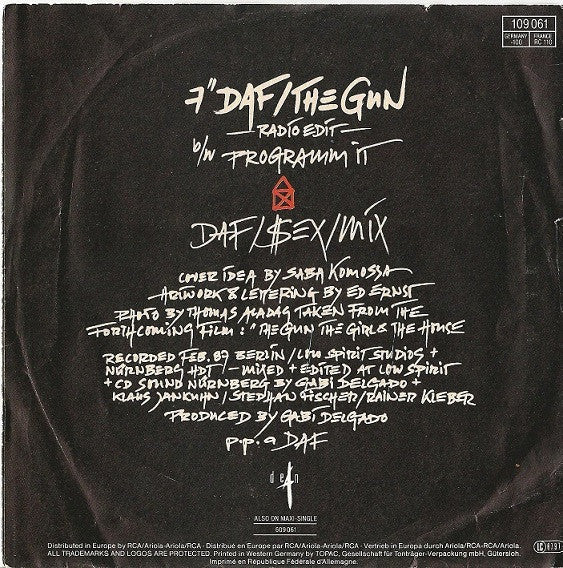 Deutsch Amerikanische Freundschaft : The Gun (7", Single)