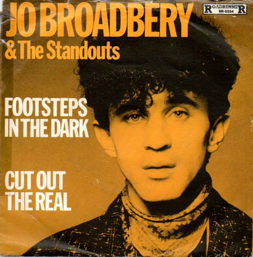 Jo Broadbery & The Standouts : Footsteps In The Dark (7", Single)