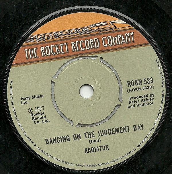 Radiator (4) : Isn't It Strange (7")