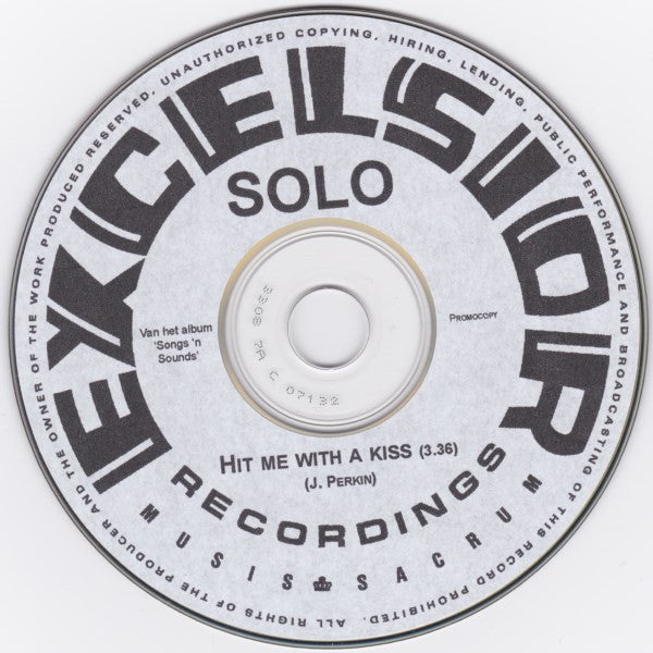 Solo (16) : Hit Me With A Kiss (CDr, Single, Promo)