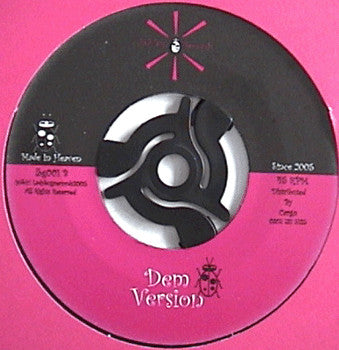 The Bug Ft. Warrior Queen : Dem A Bomb We (7")