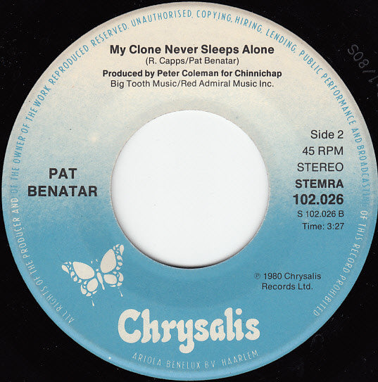 Pat Benatar : We Live For Love (7", Single, M/Print)