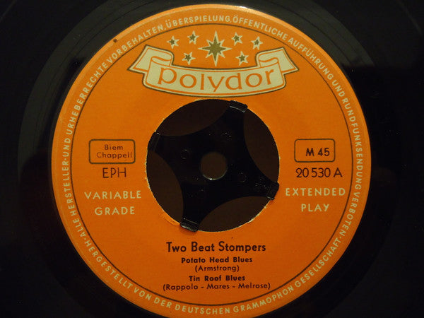 Two Beat Stompers : Potato Head Blues / Tin Roof Blues / Aint`t Give Nobody None Of This Jelly-Roll / Chattanooga Stomp (7", EP)