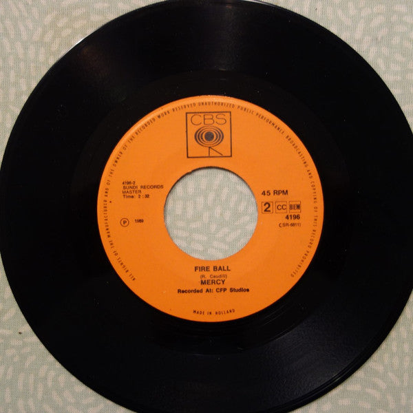 Mercy (4) : Love (Can Make You Happy) (7", Single)