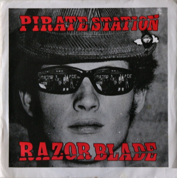 Razor Blade (5) : Recorded Blindfolded / Pirate Station (7", Single)