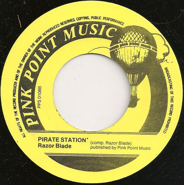 Razor Blade (5) : Recorded Blindfolded / Pirate Station (7", Single)