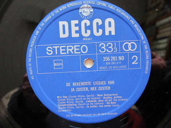 Cast of "Ja Zuster, Nee Zuster" : De Bekendste Liedjes Van Ja zuster, Nee Zuster. (LP, Comp, Club)