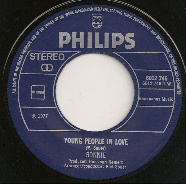 Ronnie (24) : Young People In Love (7", Single)
