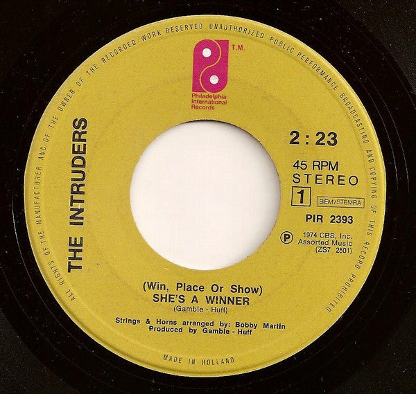 The Intruders : She's A Winner (7", Single, RE)
